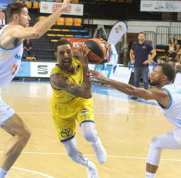 Seria puesta en escena del Dreamland Gran Canaria (51-95)