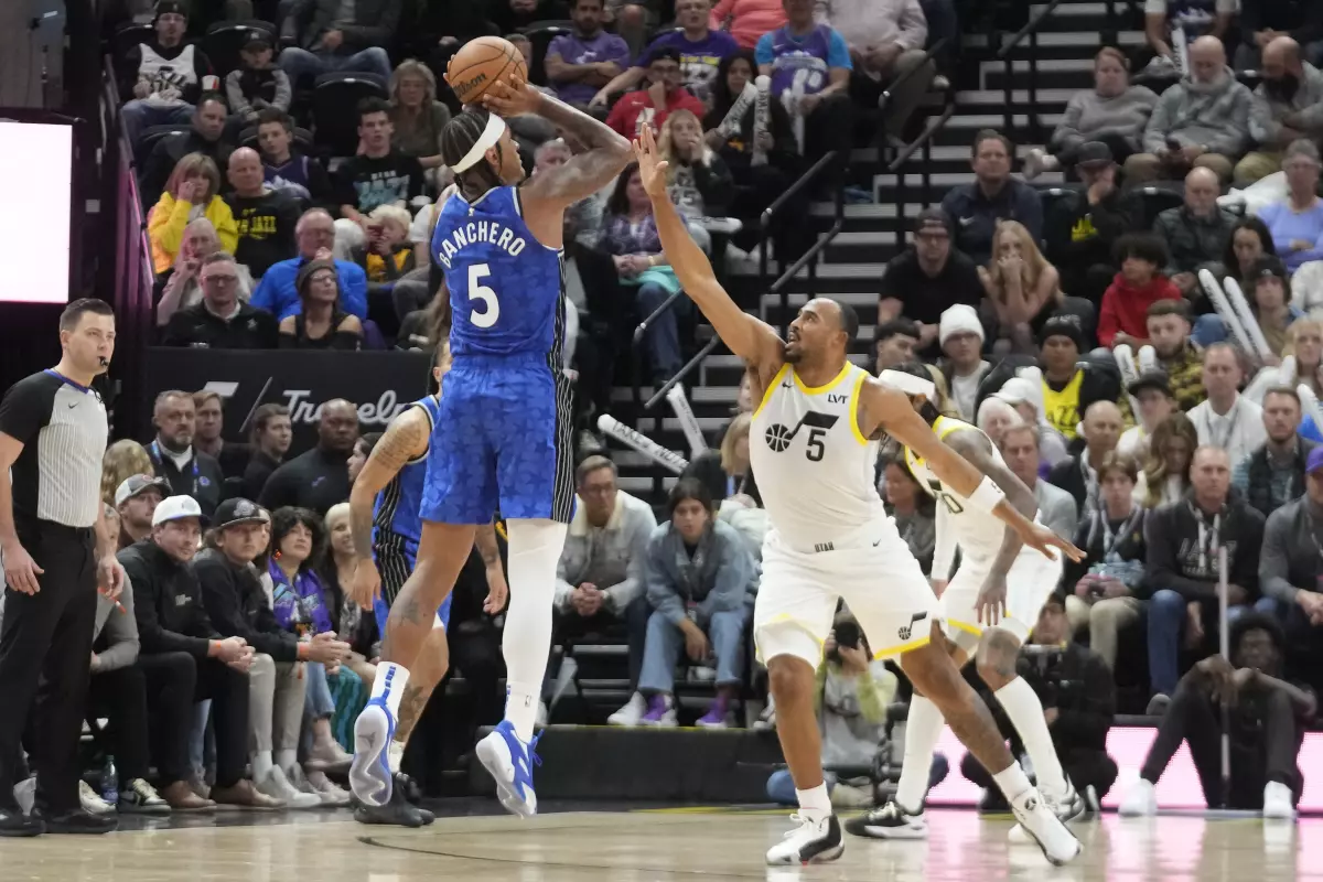 Banchero lidera la ajustada victoria de los Magic sobre las Jazz, 115-113