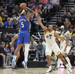 Banchero lidera la ajustada victoria de los Magic sobre las Jazz, 115-113