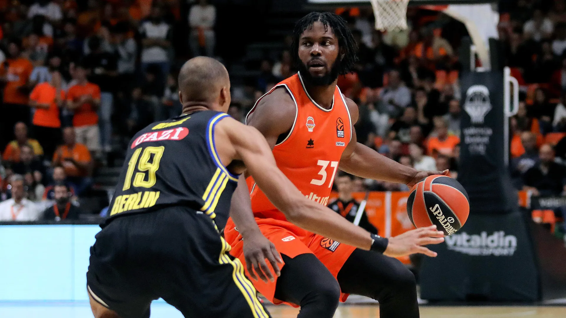 Valencia Basket tiró y el Alba Berlín terminó aflojando (79-71)