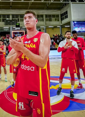 España consigue una sólida victoria (88-74)