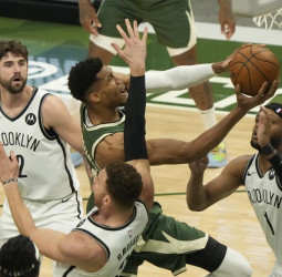 Los Bucks logran su primera victoria de la serie (86-83) [2-1]