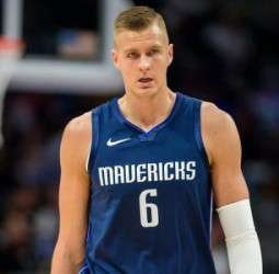 Kristaps Porzingis a los Wizzards, a cambio los Mavericks reciben a Spencer Dinwiddie y Davis Bertans