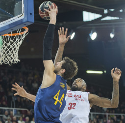 Plácida victoria del Barcelona en el regreso de Pesic al banquillo azulgrana (90-58)