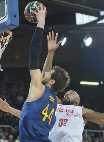 Plácida victoria del Barcelona en el regreso de Pesic al banquillo azulgrana (90-58)