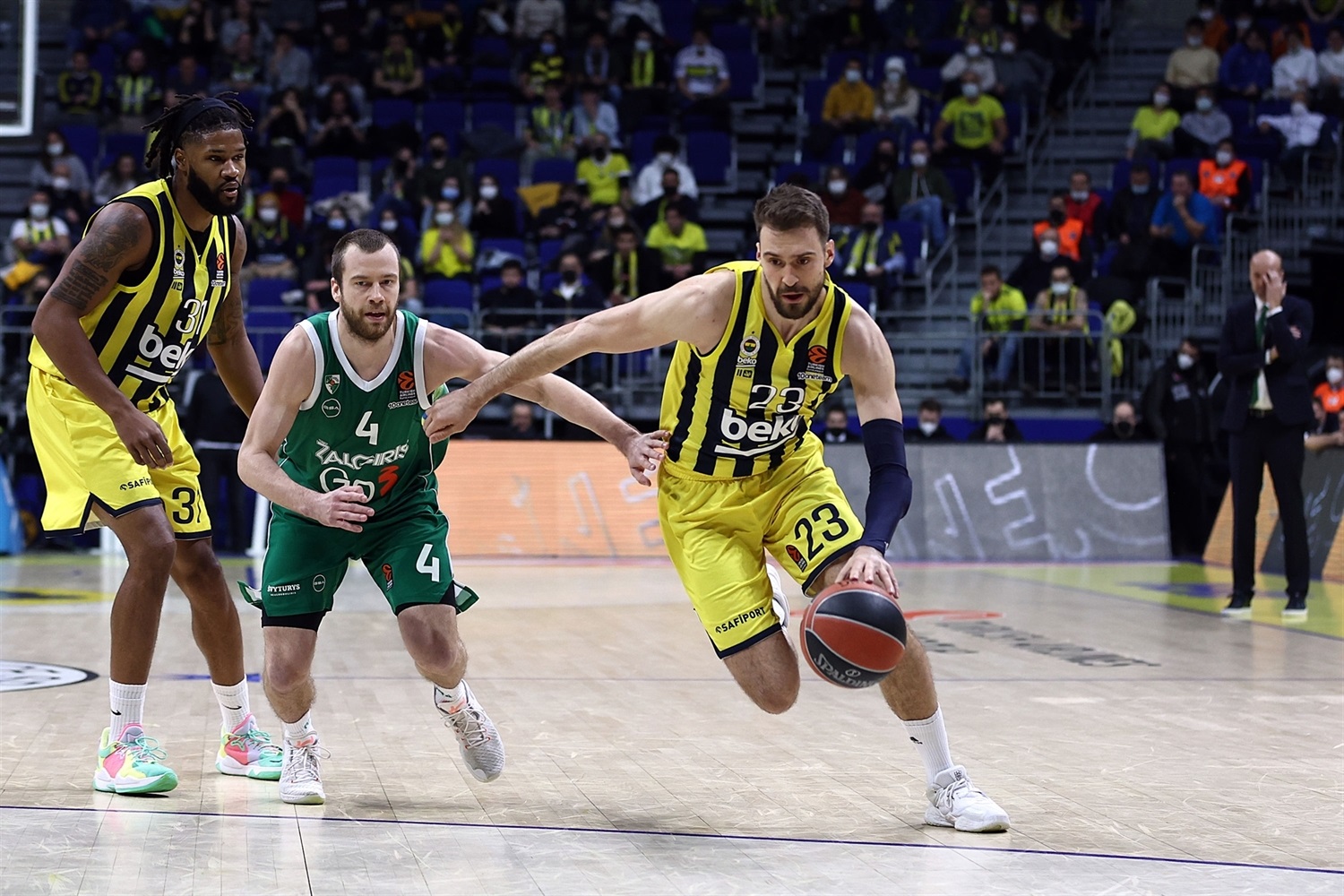 El Fenerbahce logra la remontada ante el Zalgiris Kaunas (73-67)