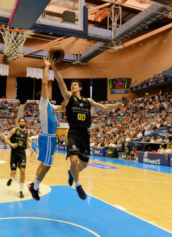 Más pasión que poder en el Monbus Obradoiro (79-90)
