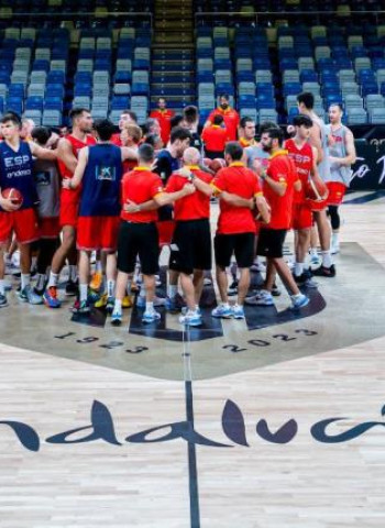 España y la Eslovenia de Doncic levantan el telón del gran Torneo del Centenario