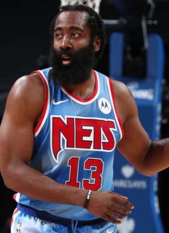 Histórico debut de James Harden con los Brooklyn Nets