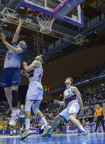 Henry Ellenson justifica contra Baskonia el gusto de Moncho Fernández por los cuatros y medio