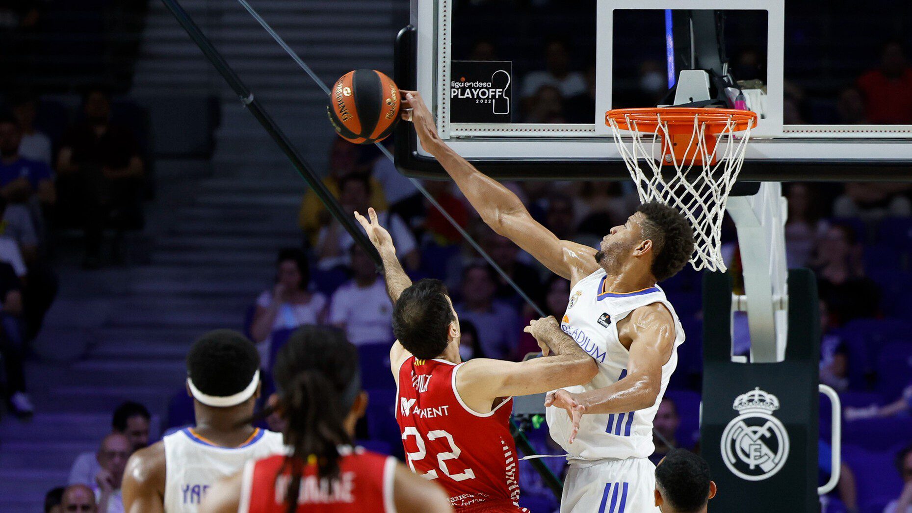 El Real Madrid domina al Baxi Manresa (86-61)