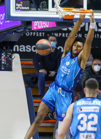 Urbas Fuenlabrada se desata tras la cuarentena (77-55)