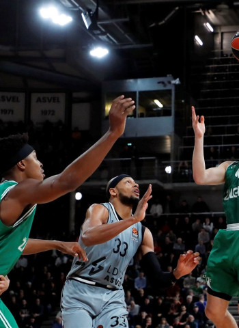 El Zalgiris supera el efecto "Astroballe" (74-79)