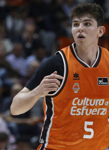 Sergio de Larrea apuesta por seguir creciendo con Valencia Basket