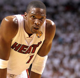 Chris Bosh no pasa el reconocimiento médico