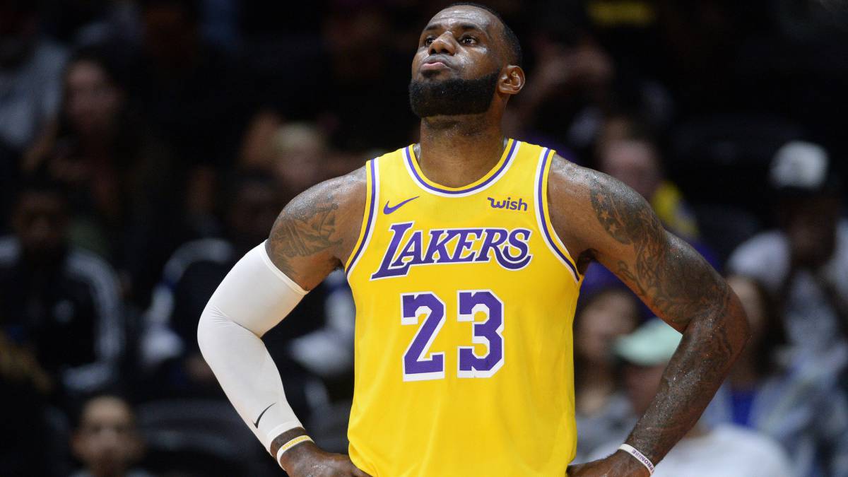 LeBron James podría perderse los playoffs 14 años después