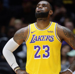 LeBron James podría perderse los playoffs 14 años después