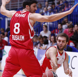 Iván Martínez se incorpora a la primera plantilla de Baskonia