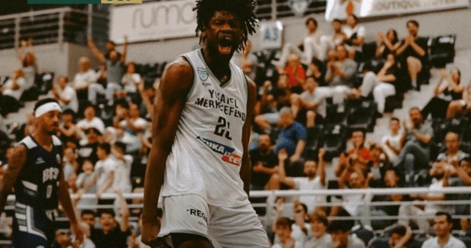 El Anadolu Efes refuerza su juego interior con Daniel Oturu