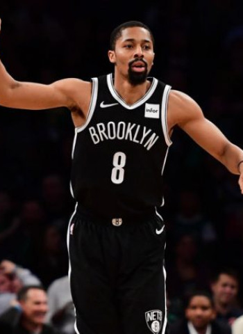 Dinwiddie apunta a los Wizards, a cambio los Nets recibirían a Kuzma y Harrell