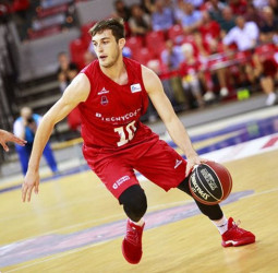 Valencia y Zaragoza negocian por Sergi Garcia