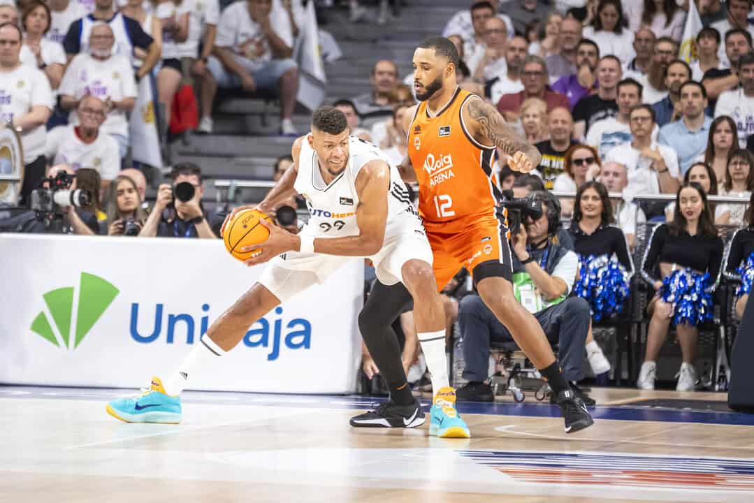 El Real Madrid impone su ley y asesta el primer golpe, 89-75 [1-0]