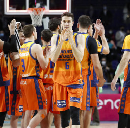 Jasiel Rivero empuja al Valencia Basket en Madrid (93-94)