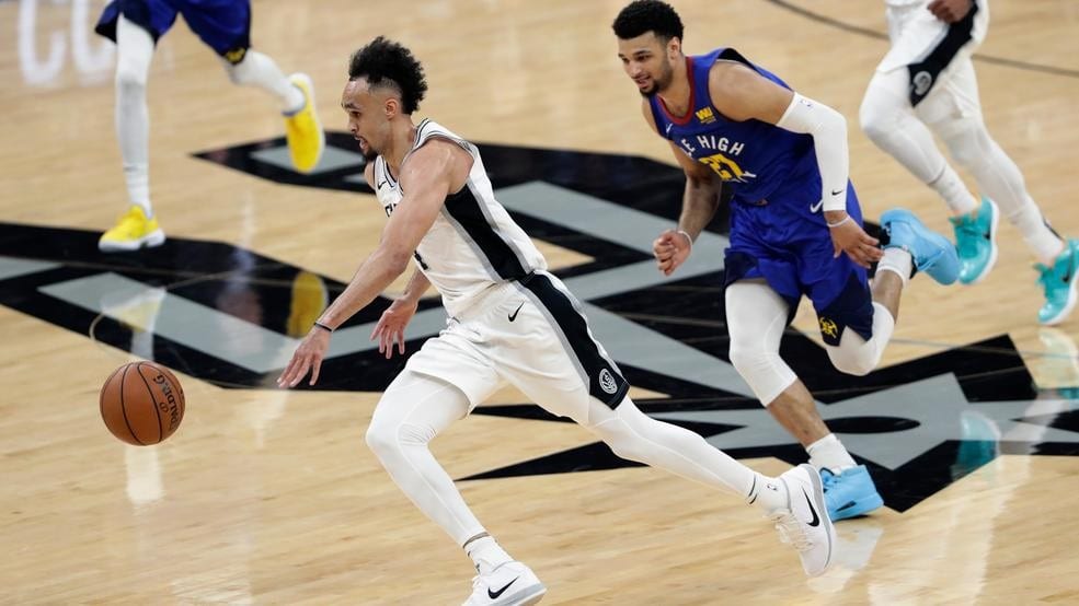 Los Spurs toman ventaja en la serie al ritmo de Derrick White (108-118) [1-2]