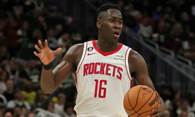 Los Oklahoma City Thunder cortan a Usman Garuba