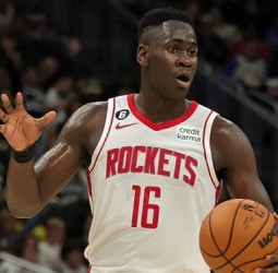 Los Oklahoma City Thunder cortan a Usman Garuba