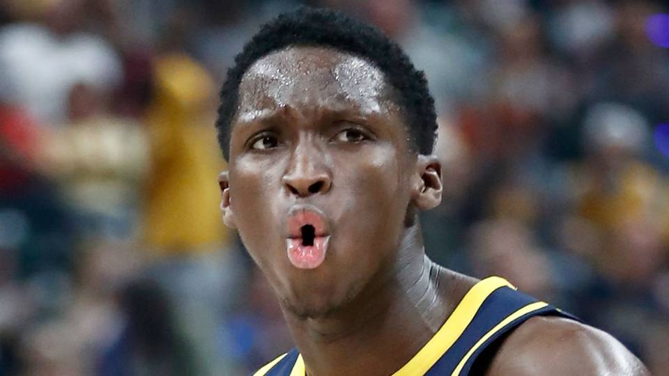 Booker falla el tiro decisivo, Oladipo lidera y Raptors vence a Hornets