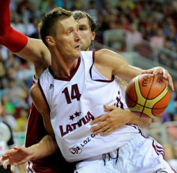 Kaspars Berzins vuelve al VEF Riga
