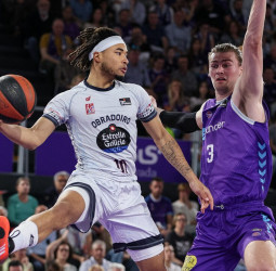 El Monbus Obradoiro se permite soñar con la permanencia, 75-81