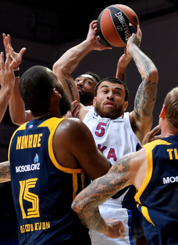 Un Mike James de dibujos animados lidera la victoria del CSKA ante el Khimki (87-96)