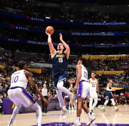 La noche NBA: Warriors cede ante Wembanyama, Lakers no puede con Jokic
