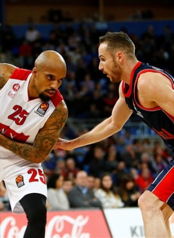 El Baskonia acaricia la victoria (82-83)