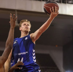 Gipuzkoa Basket tira de carácter y remonta ante UCAM (92-86)