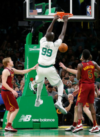 Tacko Fall firma con los Boston Celtics en formato two-way