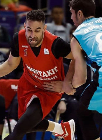 Montakit Fuenlabrada se lleva un derbi demencial (69-71)