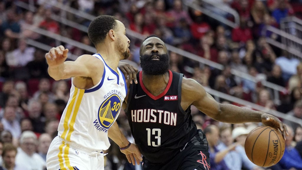 Los Warriors superan a los Rockets, y los Thunder ganan a los Nets