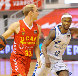 Sufrida victoria del Hereda San Pablo en Murcia (75-81)