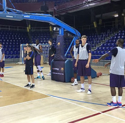 Sasha Vezenkov se reincorpora al Barça Lassa y viajará a Atenas