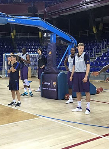 Sasha Vezenkov se reincorpora al Barça Lassa y viajará a Atenas