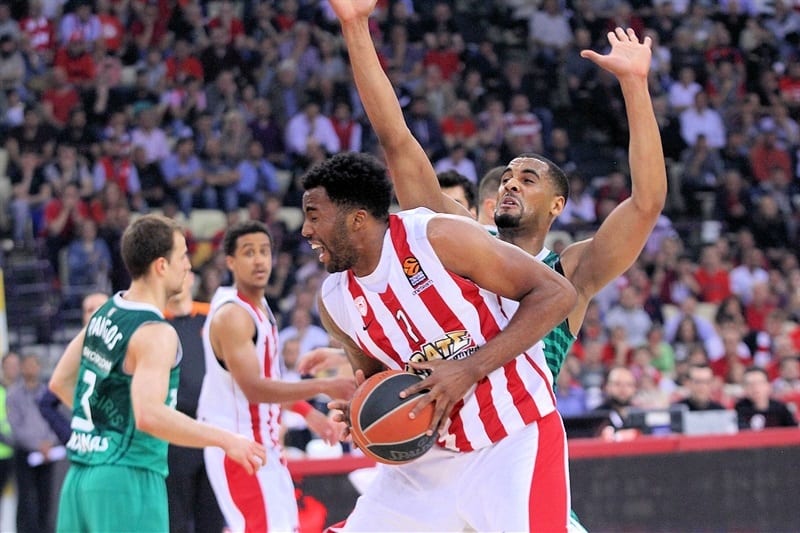 Olympiacos logra igualar la serie antes de partir a Kaunas (79-68)