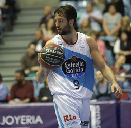 Nacho Llovet sufre un esguince en su tobillo izquierdo