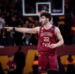 Angelo Caloiaro se va al baloncesto japonés