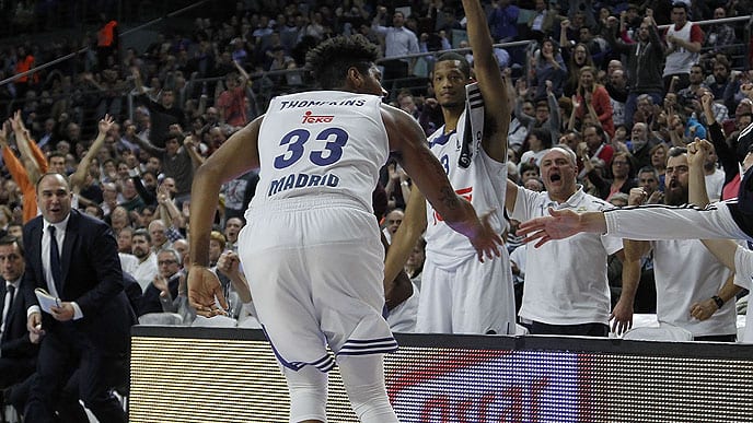 Trey Thompkins sufre una contusión articular en la cadera derecha