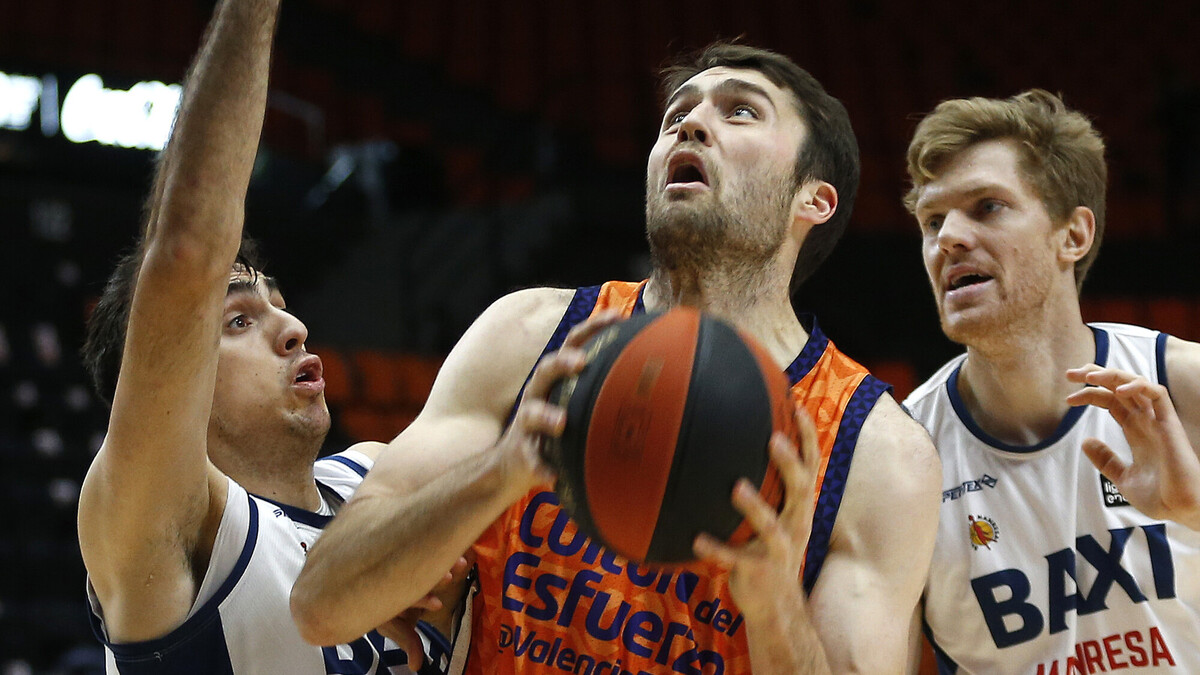 Regreso a la Fonteta del Valencia Basket con triunfo ante Baxi Manresa (112-82)