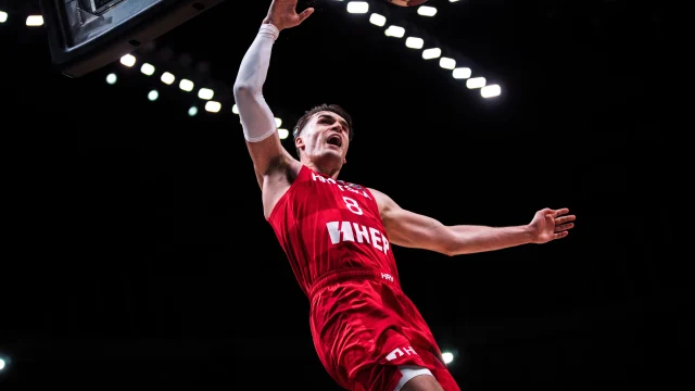 Croacia arrasa con Eslovenia, 108-92