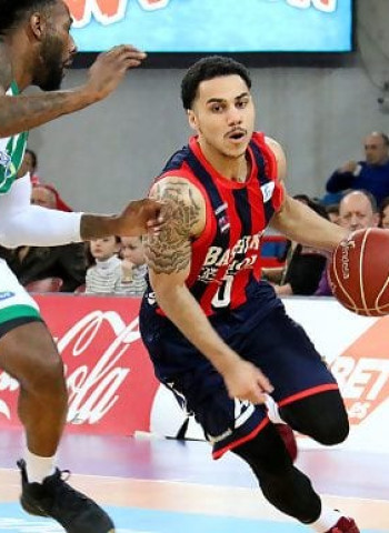 Baskonia supera con apuros al Real Betis (79-75)